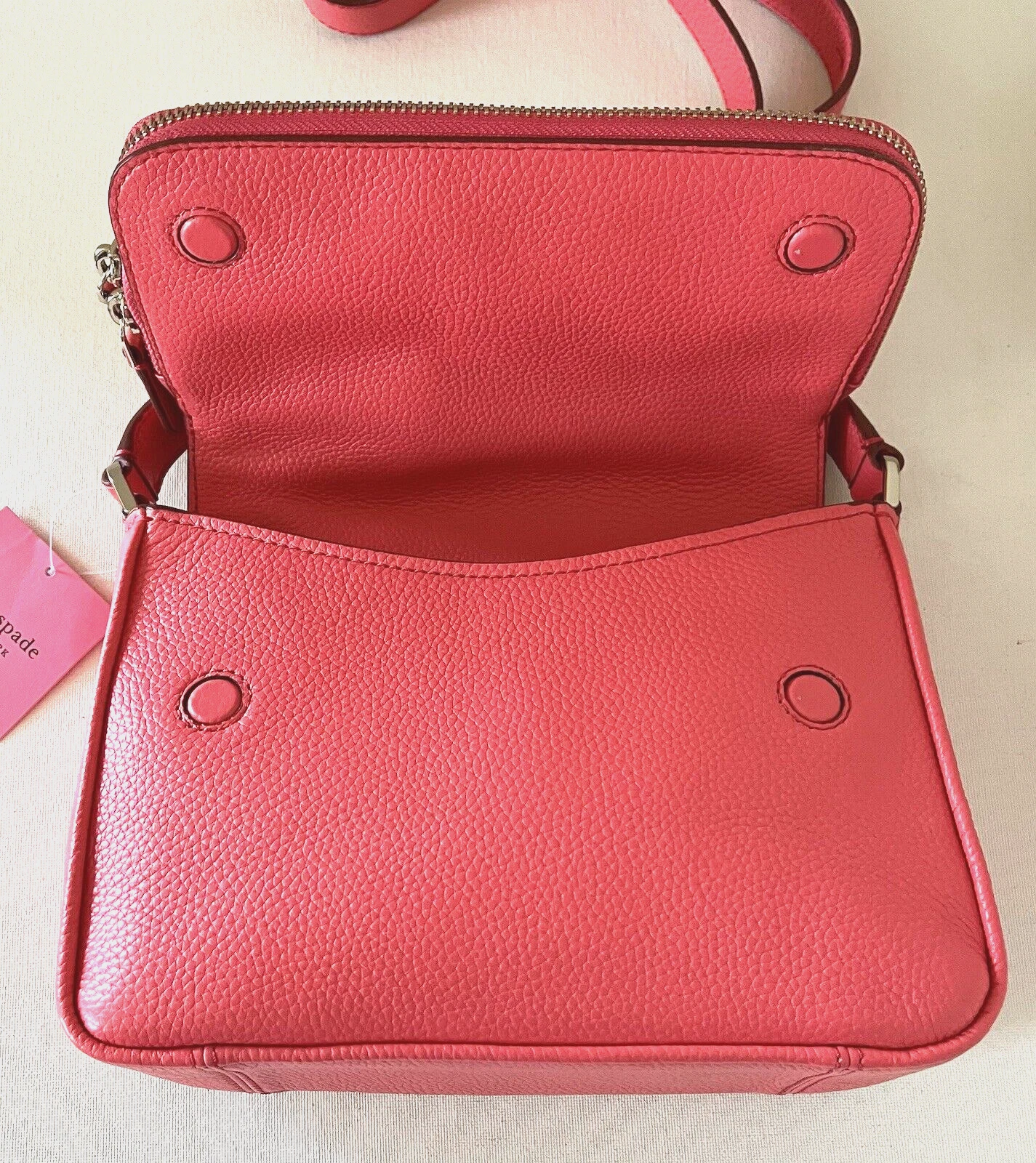 Nuova Kate Spade Run Around grande patta a tracolla in pelle pesca melba con sacchetto antipolvere