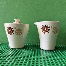 VINTAGE SUGAR BOWL AND CREAMER MADE IN USA