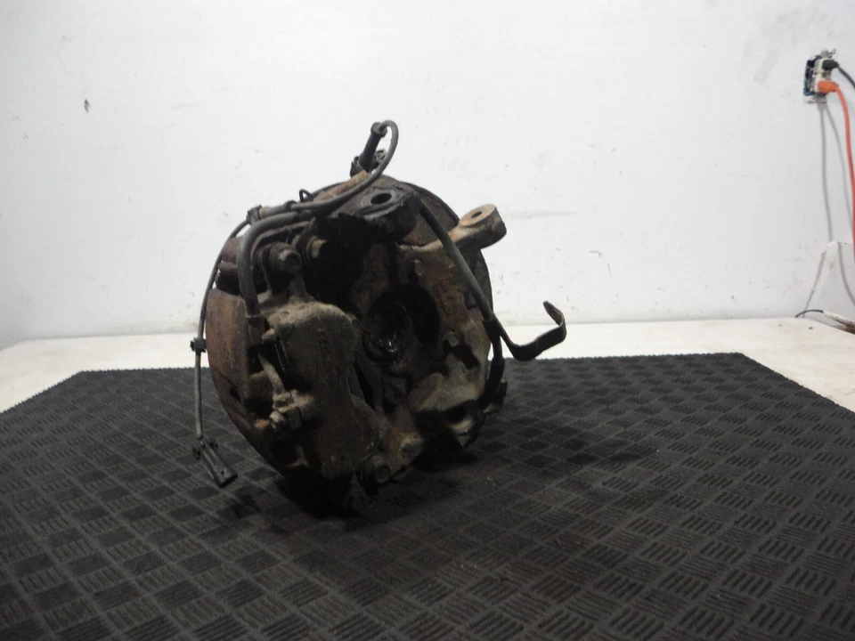 2002 GMC YUKON XL 2500 6.0L V8 4WD A/T 前左轴刀轮毂 — 第 3/4 张图片