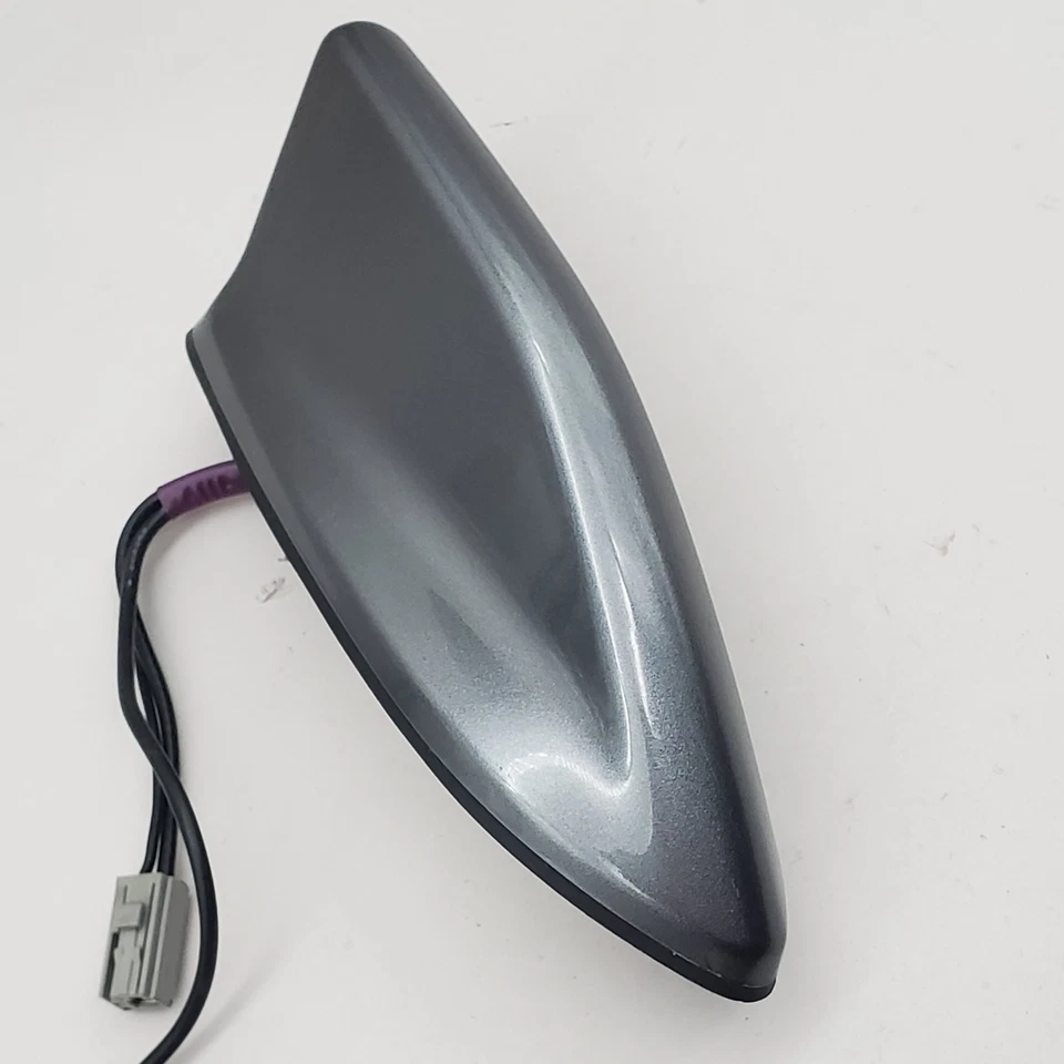 Antena de techo de radio Nissan Kicks 2021-2024 aleta de tiburón OEM gris 28208-5R00A Foto 2 de 4