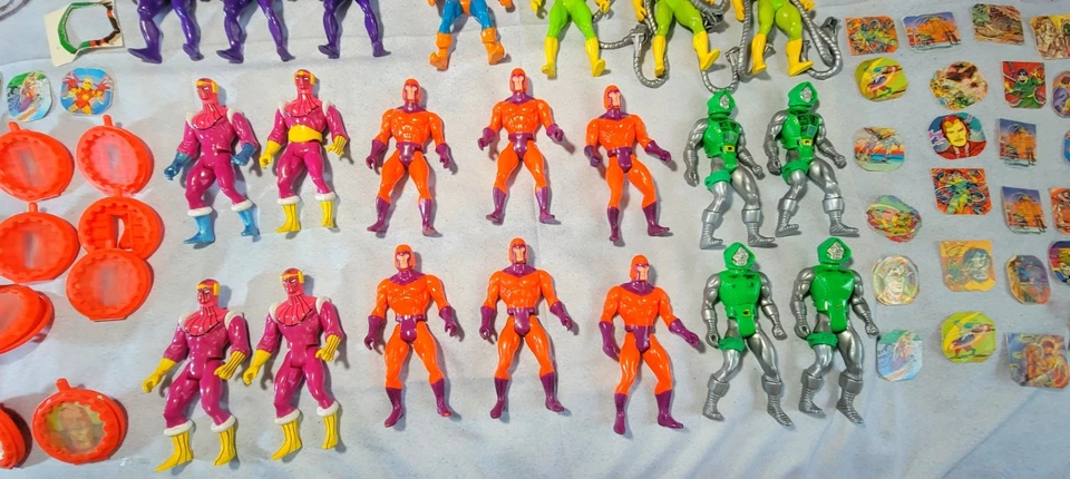 ¡Enorme Lote 1984 Marvel Secret Wars 41 Figuras de Acción + Cómics + Escudos e Insertos! Foto 4 de 4