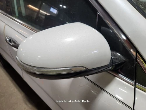 Passenger Right Side Mirror Power Turn Signal Fits 16-20 SORENTO 1279123