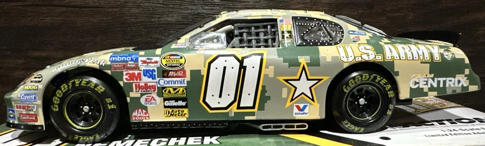 Joe Nemechek #01 2005 Ejército de Estados Unidos Call of Duty camuflaje 1/24 acción Nascar diecast Foto 2 de 4