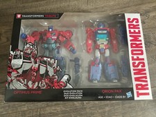 Transformers Tribute - Evolution Pack - Orion Pax  Optimus Prime Exclusive Set