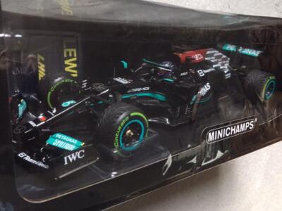 ミニチャンプス 1/18 メルセデスAMG W12ハミルトン w/100勝ボード Minichamps Original 1/18 Mercedes AMG W12 Hamilton with 100 win