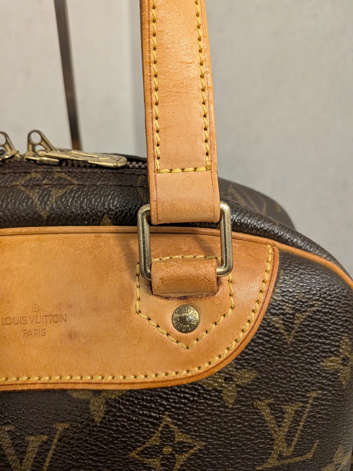 Authentic LOUIS VUITTON Excursion Handbag M41450 … - image 6