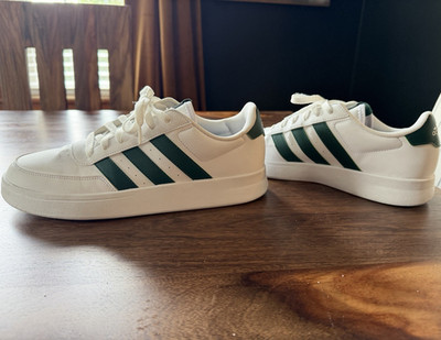 adidas Men's White Green Striped Logo Casual Sneakers Size 9.5 Lightweight