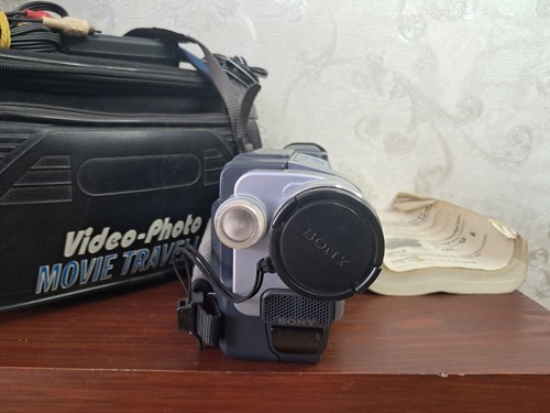 Sony PAL Handycam Camcorder - Digital8 - Video Transfer Camera DCR-TRV147E - Picture 5 of 24