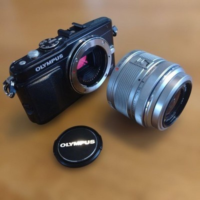 OLYMPUS PEN Lite E PL5 Body Lens Kit
