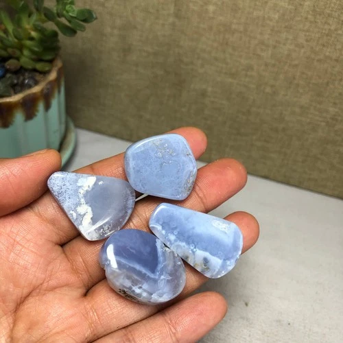 4pcs Natural chalcedony semi-precious rough/polish crystal specimen 42g A5864