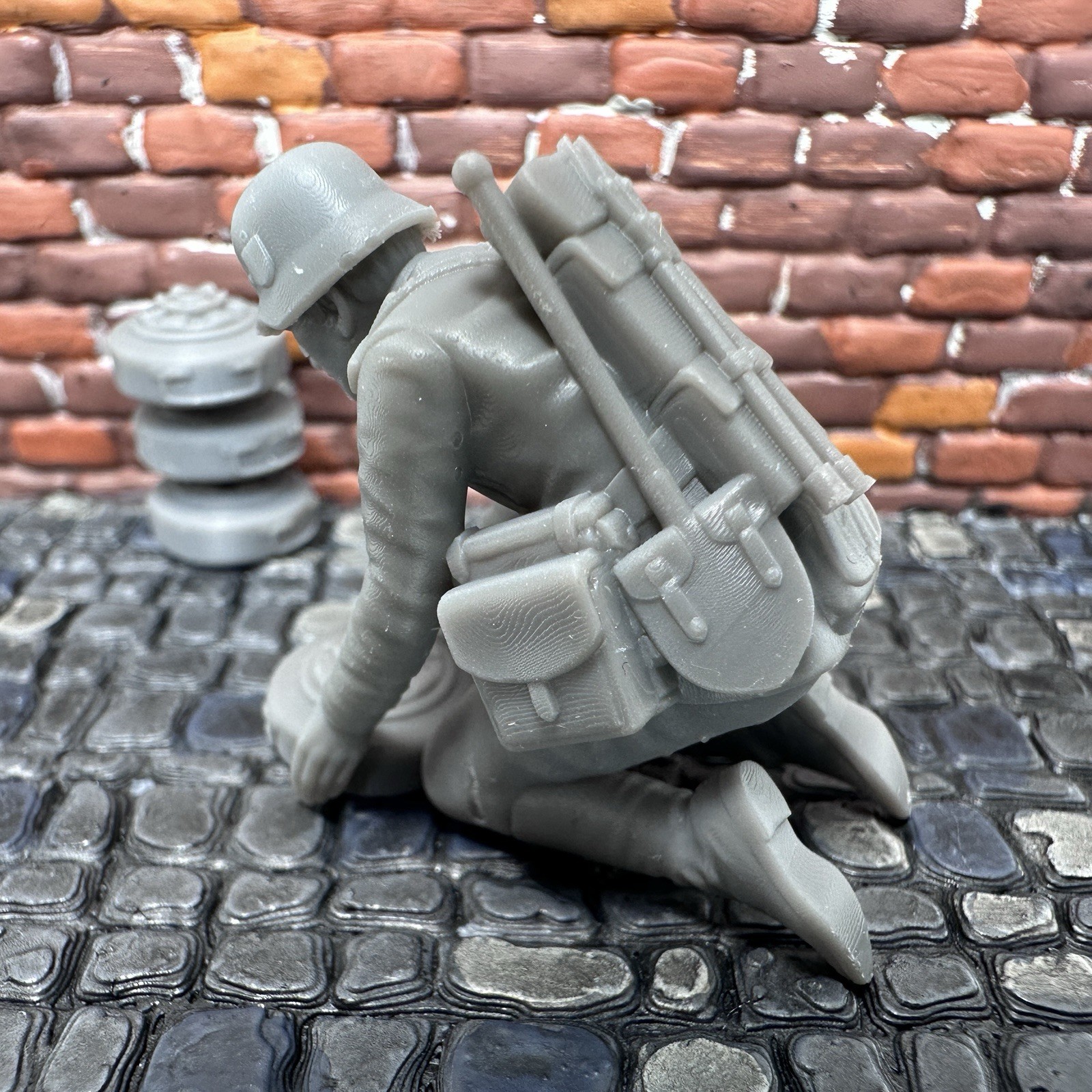 World War 2 German SAPPER Placing Mines Toy Soldier 3D Resin 1/32 WW2 Figure