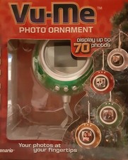 NEW 2008 VU-ME DIGITAL PHOTO ORNAMENT DISPLYS UP TO 70 PHOTOS - GREEN BY SENARIO