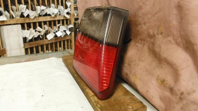 99 00 01 SAAB 9-5 L. TAIL LIGHT SDN LID MTD 261625