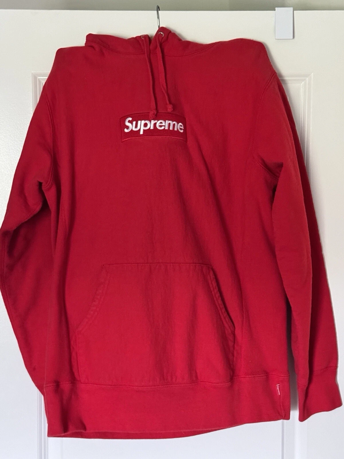 Sweat à capuche logo Supreme Box   Rouge   Taille Medium taché voir !