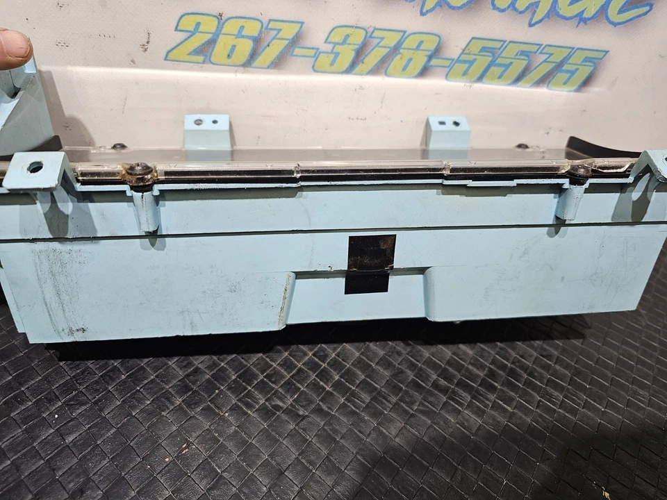 1985 - 1991 JEEP CHEROKEE XJ INSTRUMENT CLUSTER WITH TACHOMETER 282K MILES - Image 4 of 4