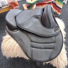 TORSION LAG (WIDE HORSE)17" TREELESS SADDLE BLACK