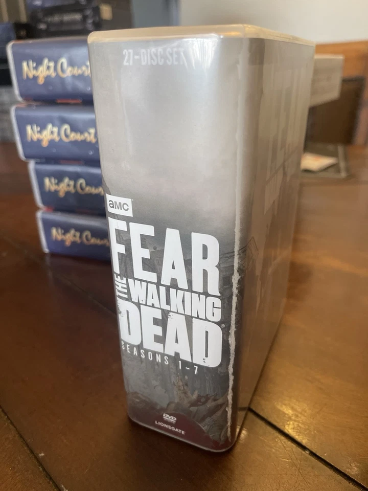 Fear The Walking Dead - Seasons 1-7 27 Disc Set, DVD ⚠️OPEN BOX⚠️ - Image 2 of 4
