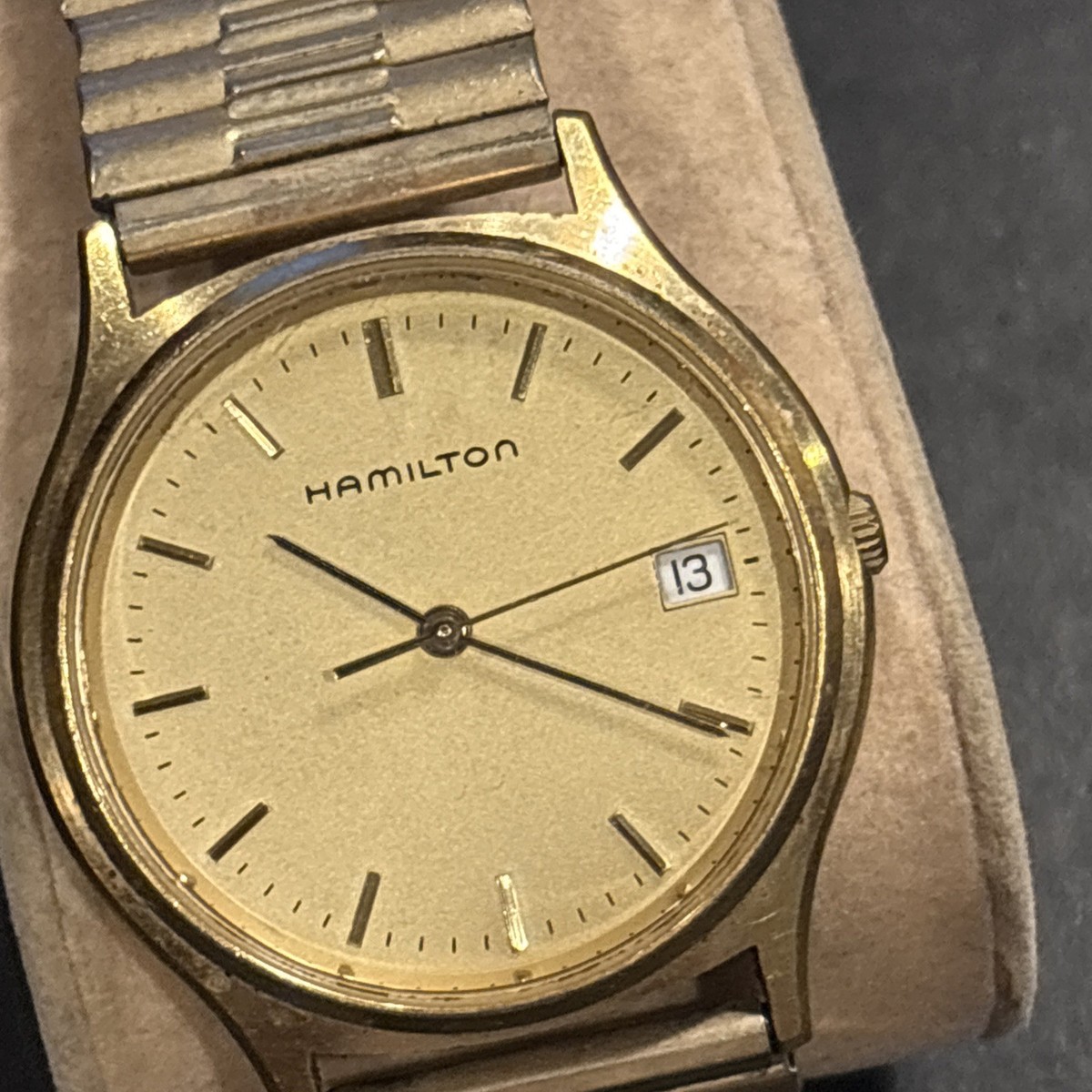 T24 VTG Hamilton 9812 Quartz Analog Mens GoldTone Watch  display picture 2
