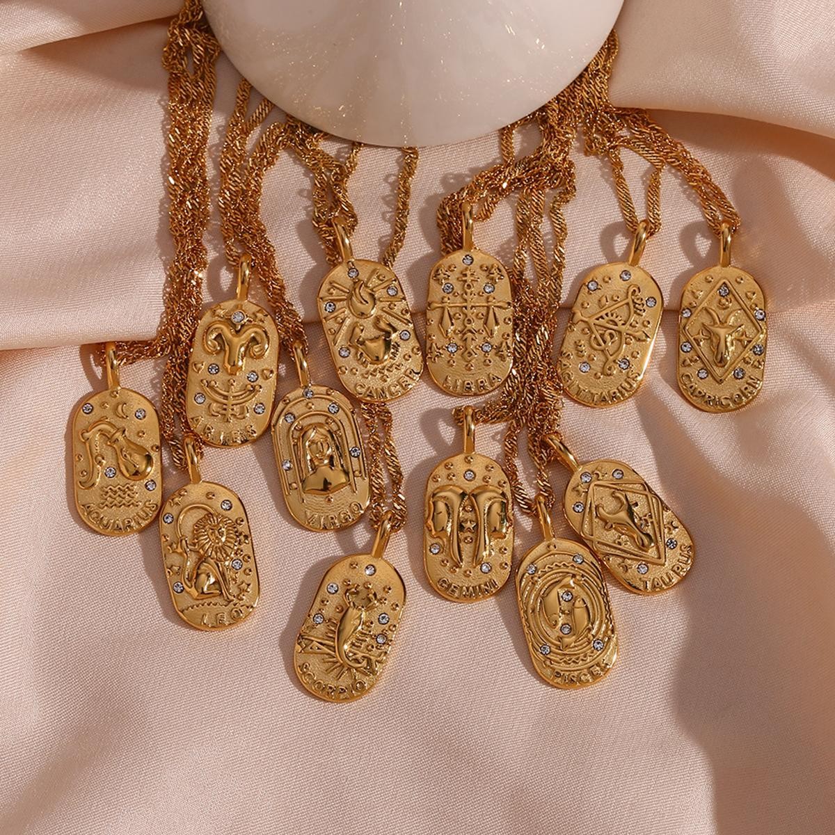 Women's Zodiac Necklace, Exquisite Zircon Constellation Necklace