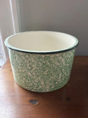 Vintage “STANGL”  ‘Town & Country’  Green Spongeware bowl, 8.25” mint condition