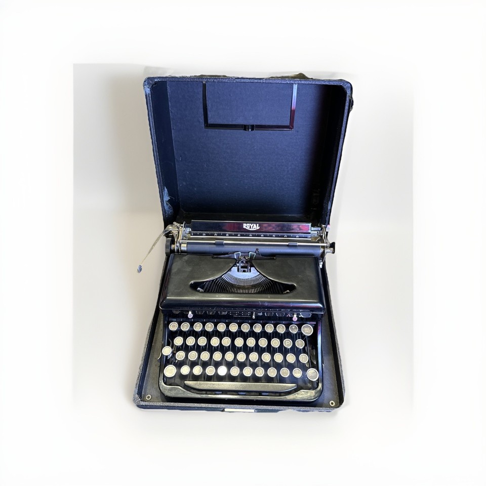 Royal ‘Touch Control’ Black Typewriter Vintage 1930’s. w/Case GUC