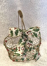Christmas Red & Green Ornate Twist Wire Basket Gold Tone Decorative Handle