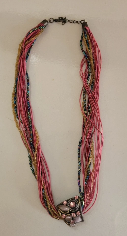 COLLAR CON CUENTAS COLGANTE MADREPERLA ROSA Y MORADO TONOS Foto 2 de 4