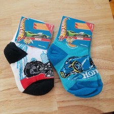 Hot Wheels Boys 2 Pair Socks Sz: 4 - 5.5 Shoes Sz 1 - 5 NEW NWT M-1 