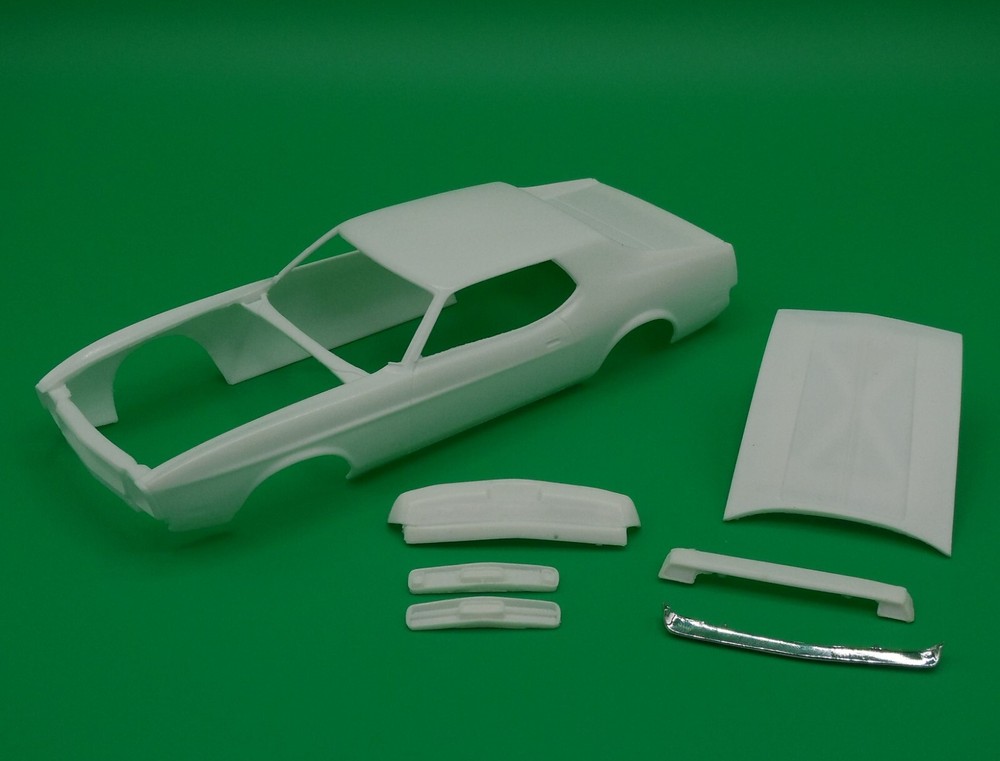 1971-1973 Ford Mustang Coupe Formal Roof 1/25 Scale Resin Kit  