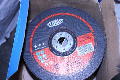 Box of 10 Tyrolit Grinding Wheels 7" x 9/32 x 7/8" - Foto 1 di 4