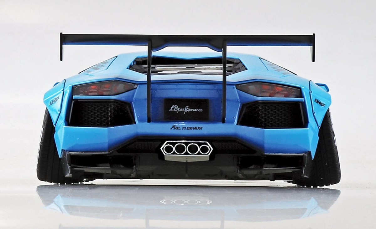 Aoshima 1/24 Liberty Walk LB Works Lamborghini Aventador from