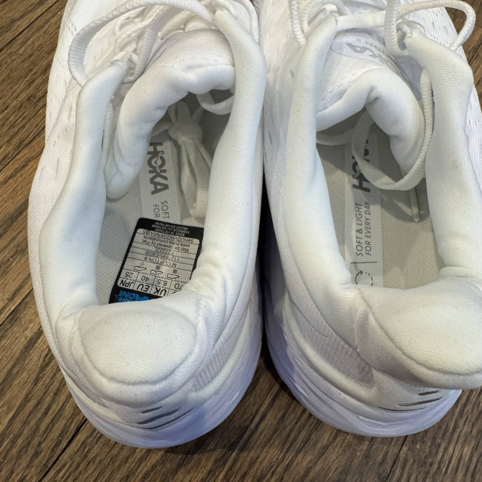 Hoka One Clifton 9 Mens 7 D Shoes Triple White Running Sneaker 1127895 WWH NEW thumbnail 17