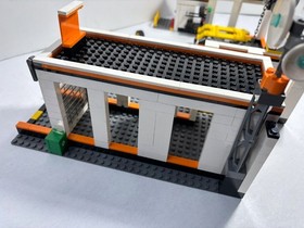 LEGO City: Traffic: Garage 7642 (2009) Retired Rare.