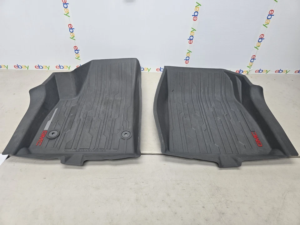 Revestimientos de piso delantero originales GMC Acadia 17-23 gris ceniza oscuro alfombrillas GM alfombrillas almohadilla de alfombra Foto 2 de 4