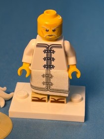 LEGO Ninjago Movie #70607 - Sensei Wu - njo0354 - Light Scratches/No Cracks