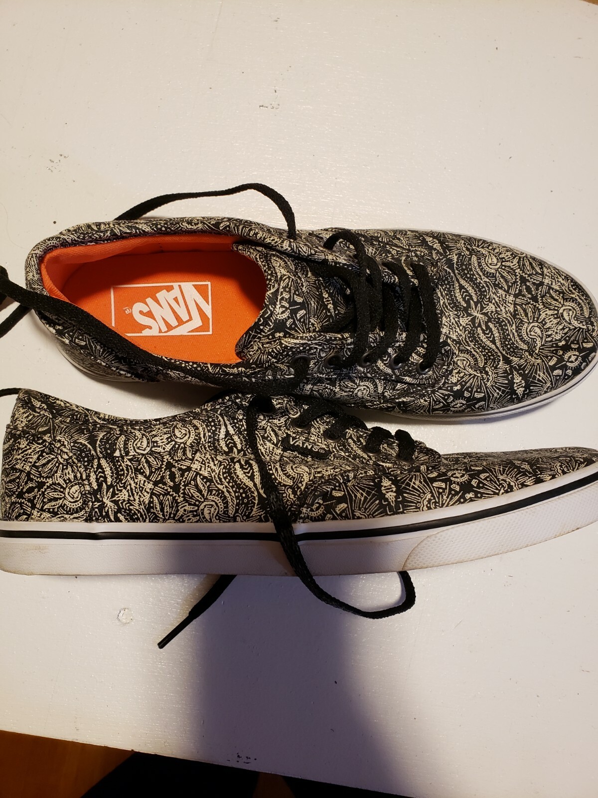 Vans black and white Bandana Paisley 