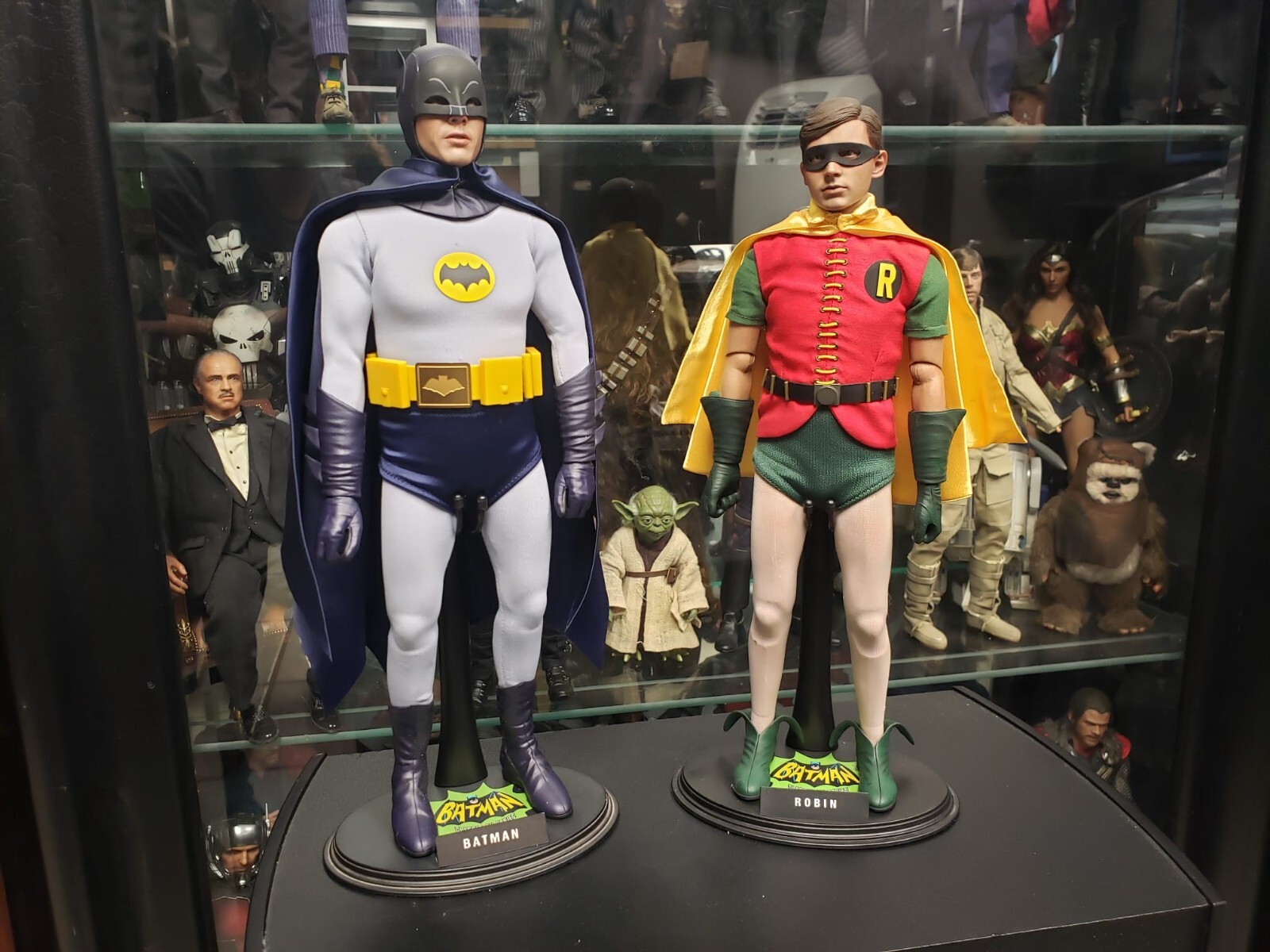 Accessoires échelle 1/6 Pour Figurine Hot Toys Batman (1966) & Robin - Corps, Vêtements, équipements - Occasion Mais Fonctionnel