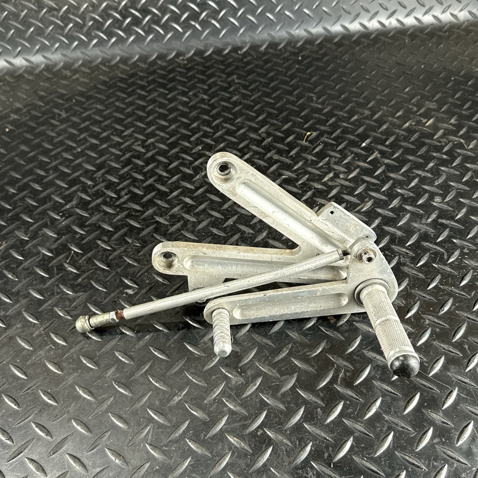 ♻️ APRILIA RS 125 - LEFT FOOTREST / REARSET