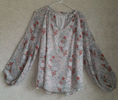 Womens Top V Neck Long Sleeve Light Green Floral Boho Cottage Relaxed Sz L