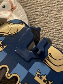 LEGO Castle Fantasy Era Horse & Barding Ruffled Edge Gold Crowns 2490pb07 7009