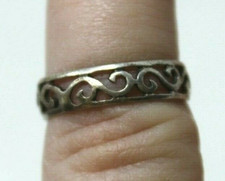 Vintage Scrolled Silver Filigree Ring Size 5 Elegant Design RB1-5