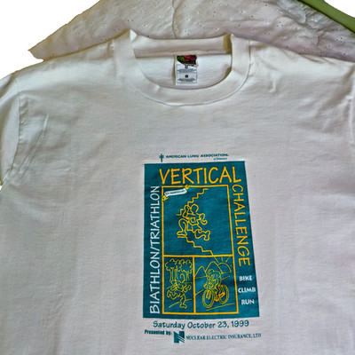 Vintage Fruit of The Loom Single Stitch ''Best'' Tag Vertical Challenge T-Shirt L
