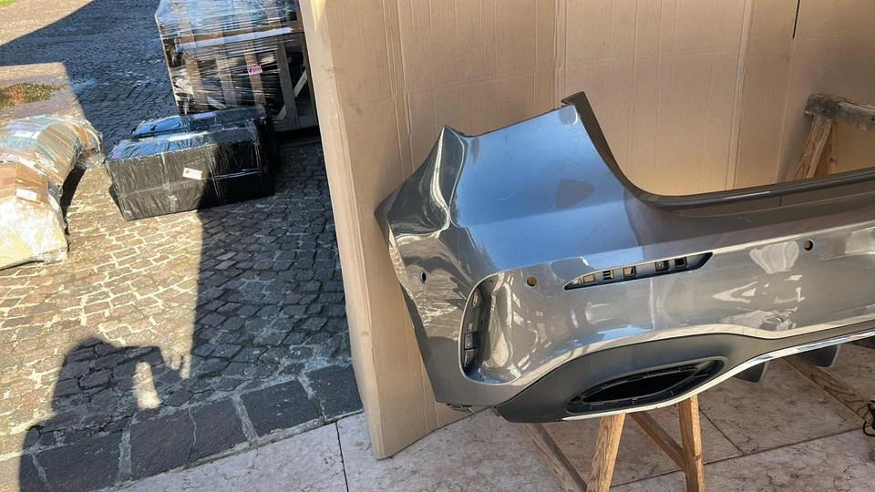 PARAURTI POSTERIORE CLASSE A W177 PREMIUM AMG ORIGINALE NERO / GRIGIO MONTAGNA - Immagine 3 di 4