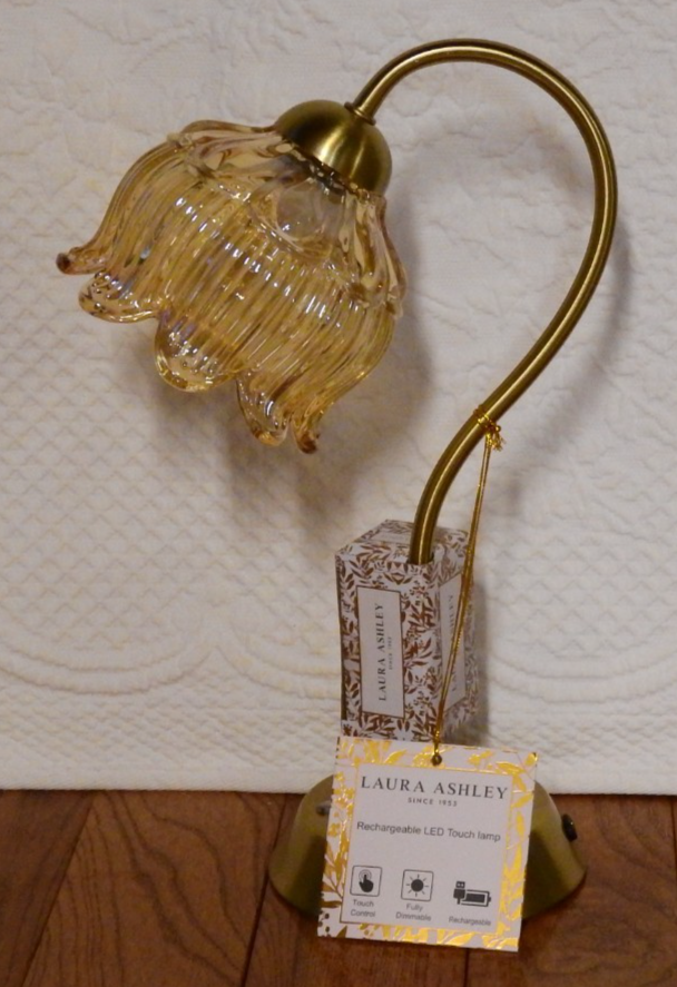 LAURA ASHLEY アロマランプ Laura Ashley Lotus Flower Touch Table Lamp Rechargeable NEW