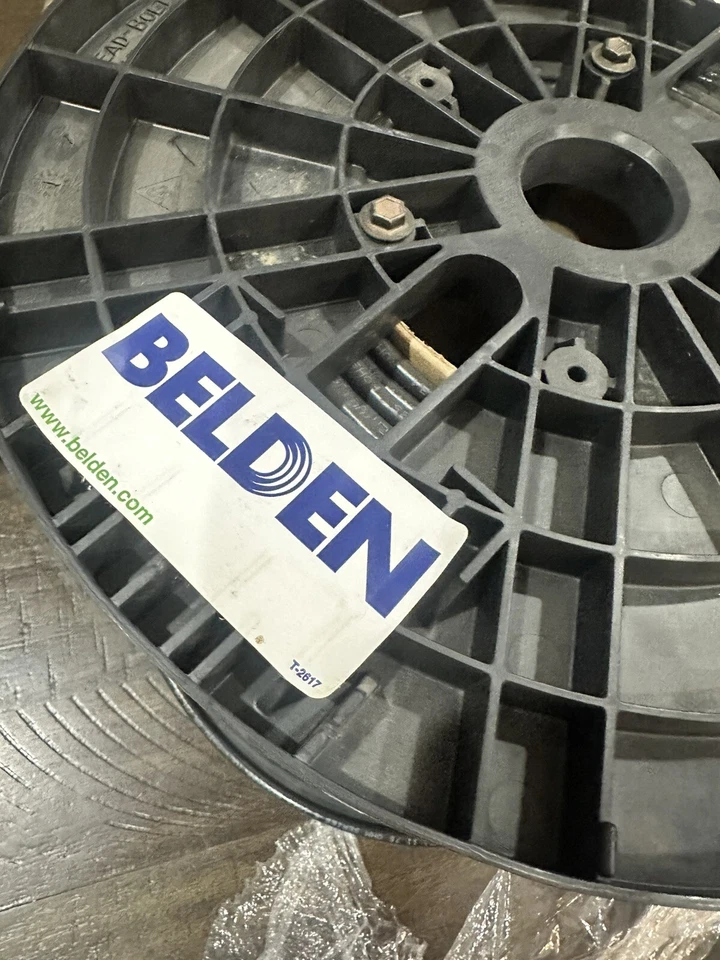 Cable coaxial de comunicaciones BELDEN RG6 18 AWG 3 GHZ 010 75 OHM NEGRO 1000 ft CATV Foto 4 de 4