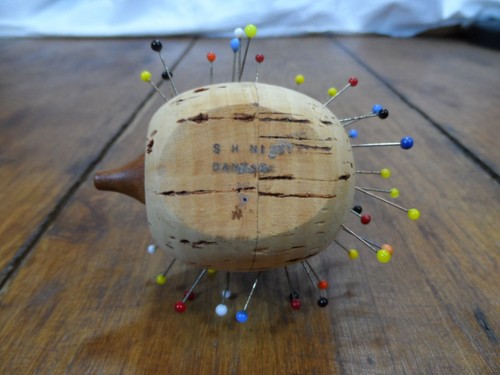 Used Lovely Looking DANMARK Nissen Cork Hedgehog Pin Cushion Sewing - Picture 17 of 20