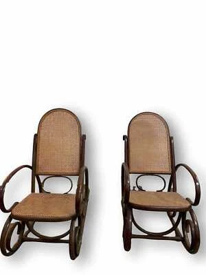 PAIRE DE FAUTEUIL BASCULE THONET. BOIS DE HÊTRE. AUTRICHE. XIX - XX SIÈCLE - Photo 1/2