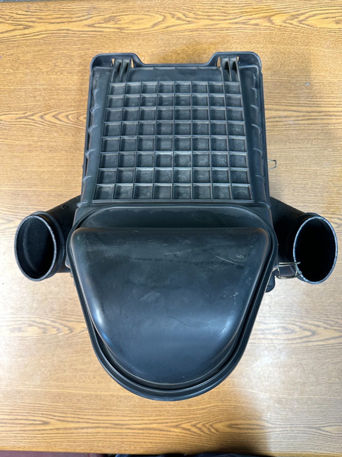 2005-2007 Maserati Quattroporte Air Intake Cleaner Filter Housing Box OEM
