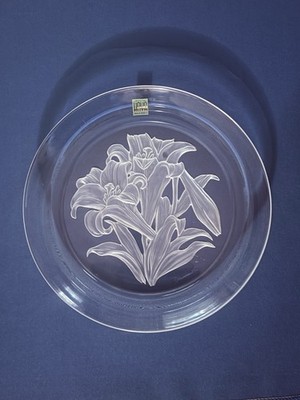 HOYA KRISTALL GLAS DEKORATIVE TELLER SIGNIERT T YAMAMOTO GEÄTZTE LILIEN BLUMEN JAPAN
