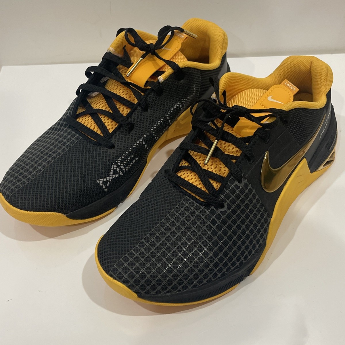 nike metcon gold